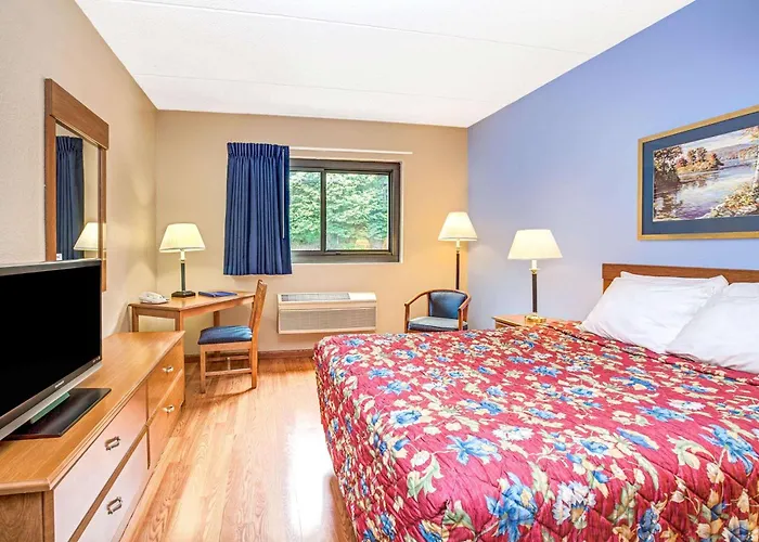 Super 8 By Wyndham Mahwah