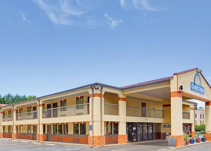 Days Inn By Wyndham Acworth