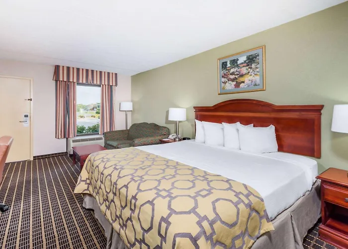 Baymont By Wyndham Clarksville Northeast