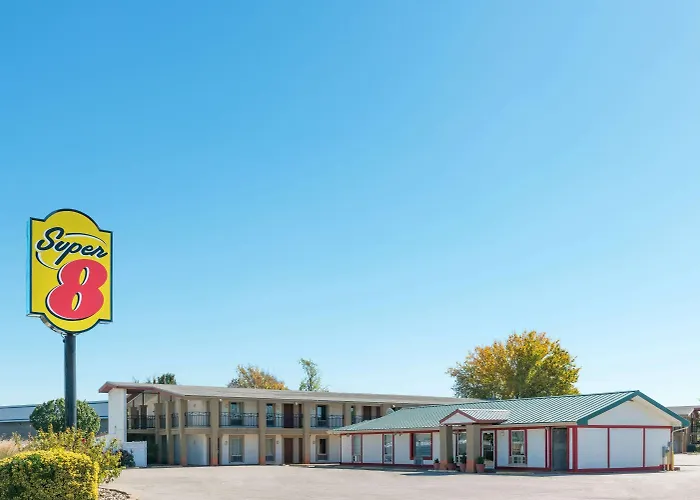 Super 8 Fenton