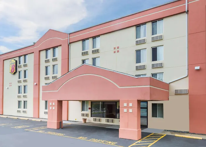 Super 8 By Wyndham Danbury