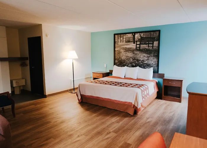 Super 8 By Wyndham Danbury