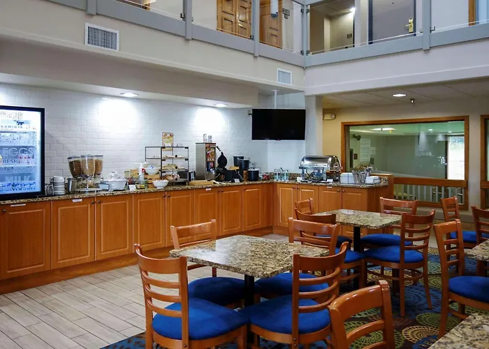 Country Inn & Suites By Radisson, Mishawaka, In