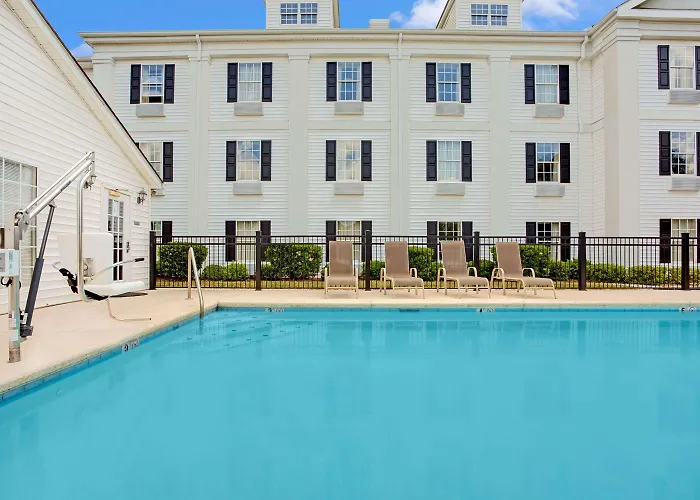 Baymont By Wyndham Pearl