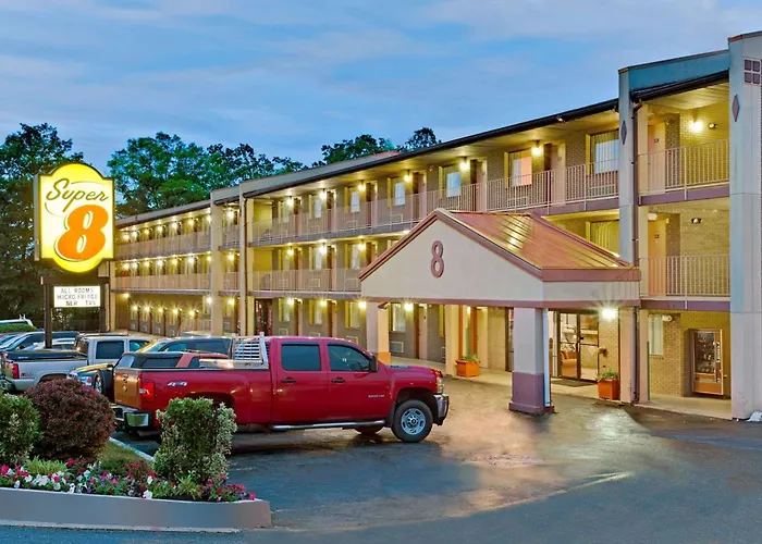 Super 8 By Wyndham Laurel Hotel