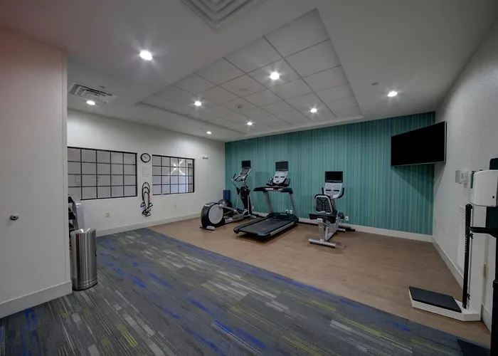 Holiday Inn Express & Suites Oklahoma City West-Yukon By Ihg