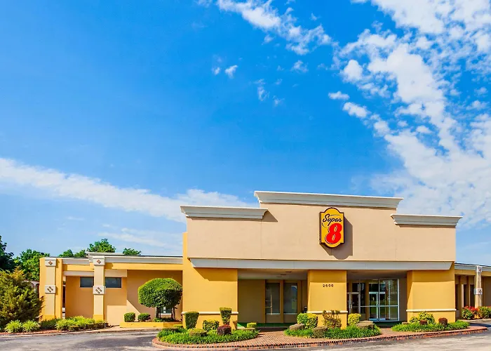 Super 8 By Wyndham Norman Hotel