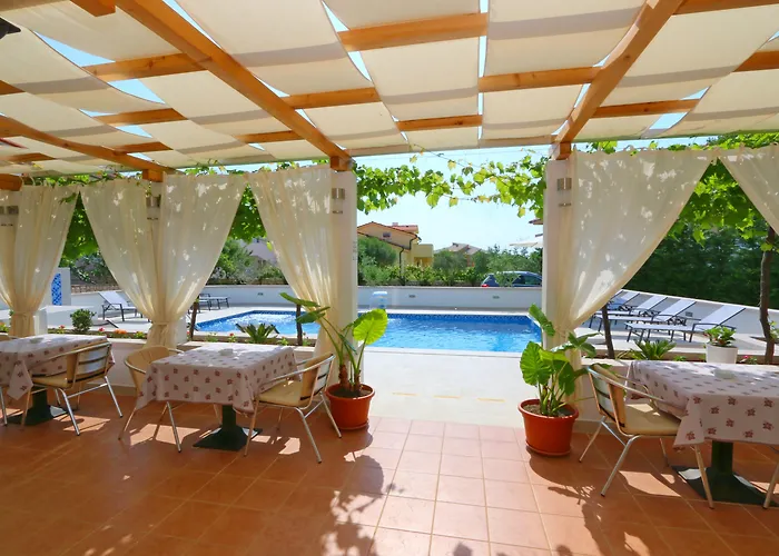 Pansion Villa Bok