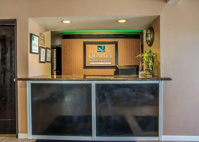 Quality Inn & Suites West Bend