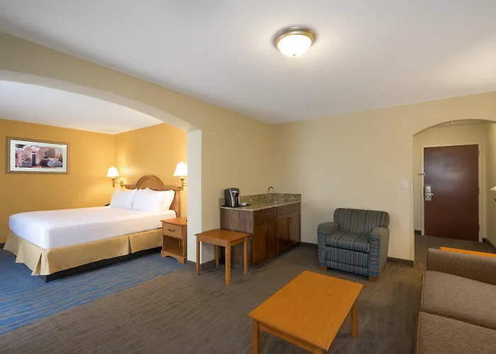 Clarion Pointe New Bern