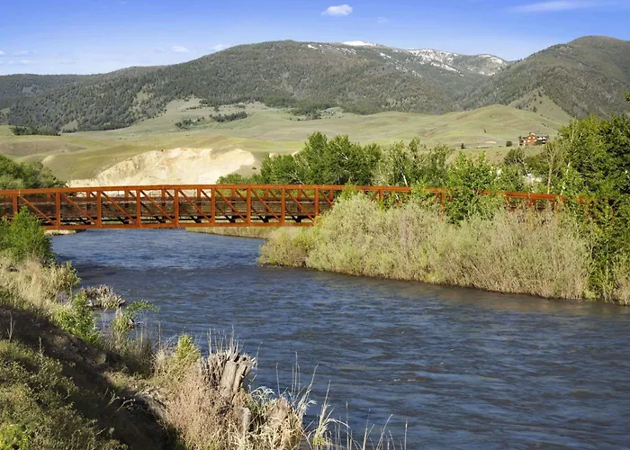 Salmon Hotels