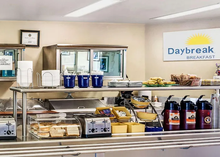 Days Inn & Suites By Wyndham Fullerton