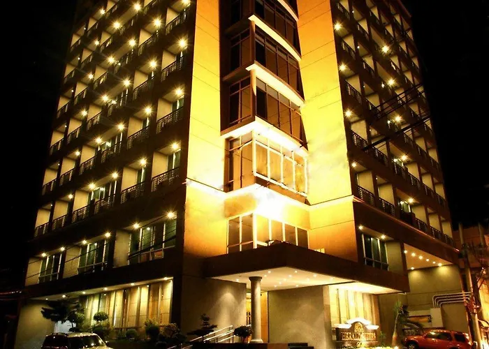 Herald Suites Solana Makati City