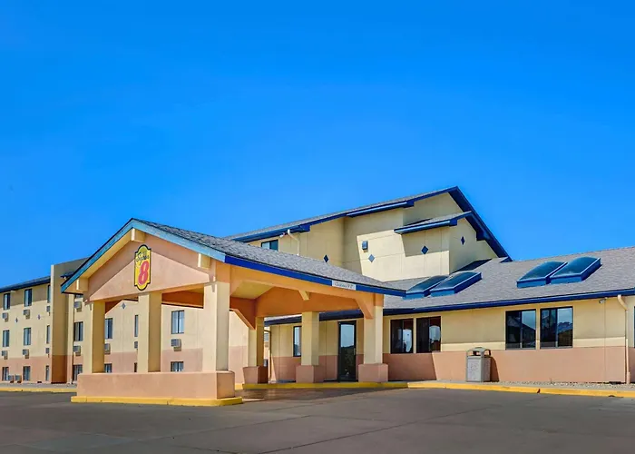 Super 8 By Wyndham Hutchinson Hotel
