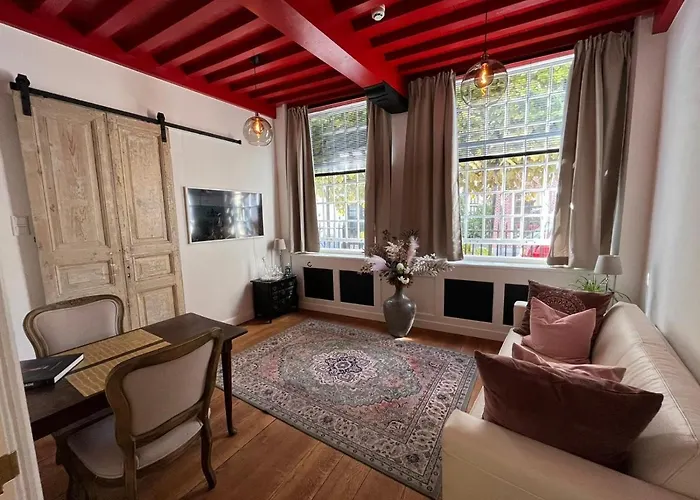 Het Waterhof Bed and Breakfast Leiden