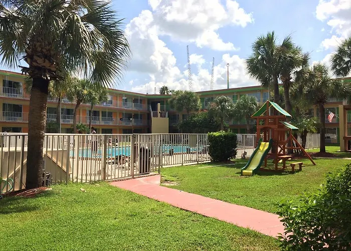 Roomba Inn & Suites At Old Town Kissimmee