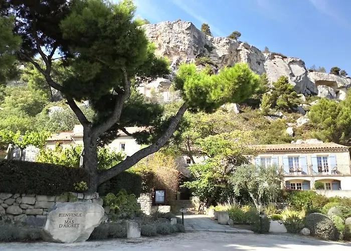 Chambres d'hôtes indépendantes au rez-de-chaussée d'une maison provençale dont une avec cour intérieure Tarascon