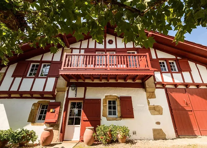 Maison Dominxenea Sare