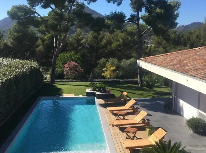 Chambre Luxe Dans Villa De Standing Avec Piscine, Acces Discret Et Independant, Terrasse Arboree Et Parking Prive