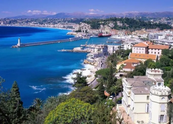 Great And Light Private Room In The Heart Of Nizza