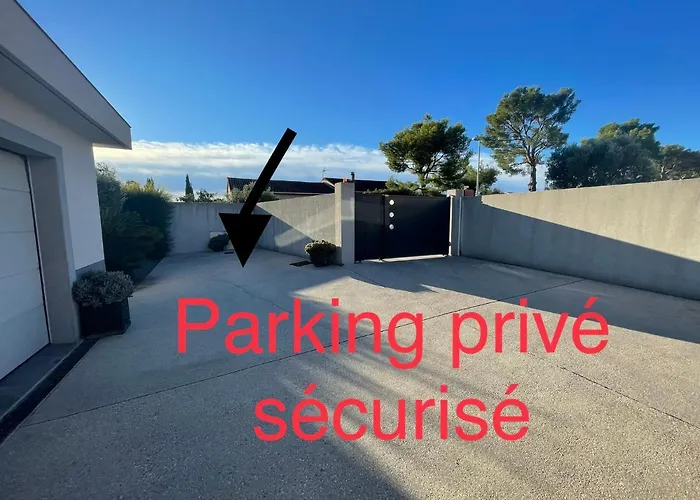 Chambre Luxe Dans Villa De Standing Avec Piscine, Acces Discret Et Independant, Terrasse Arboree Et Parking Prive