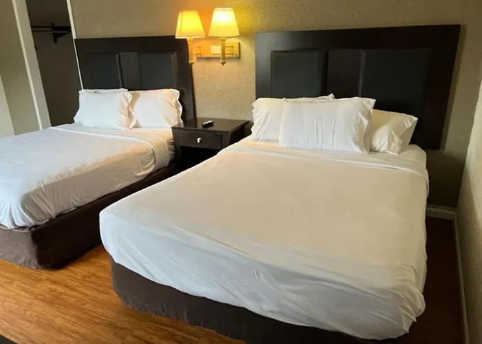 Posh Inn & Suites