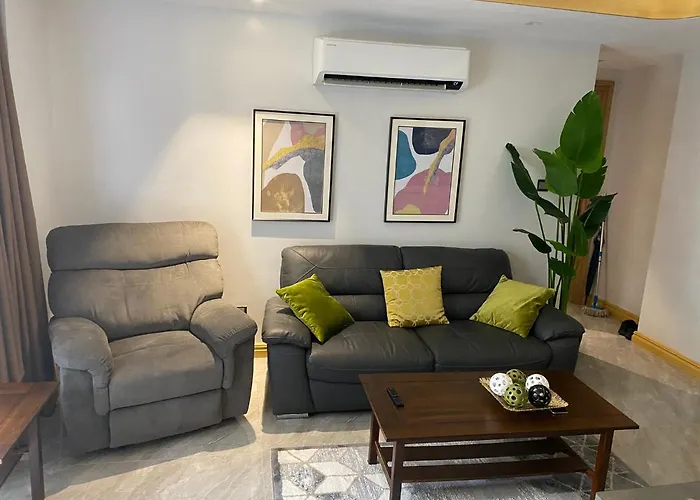 Comfortable 1 King Bedroom, One Euphoria