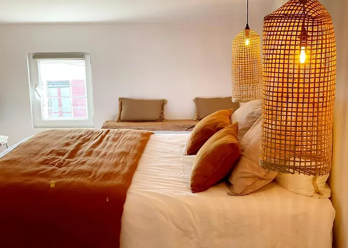 La Maison de Lyna - Suites de charme intra-muros avec parking&autonomie Aigues-Mortes