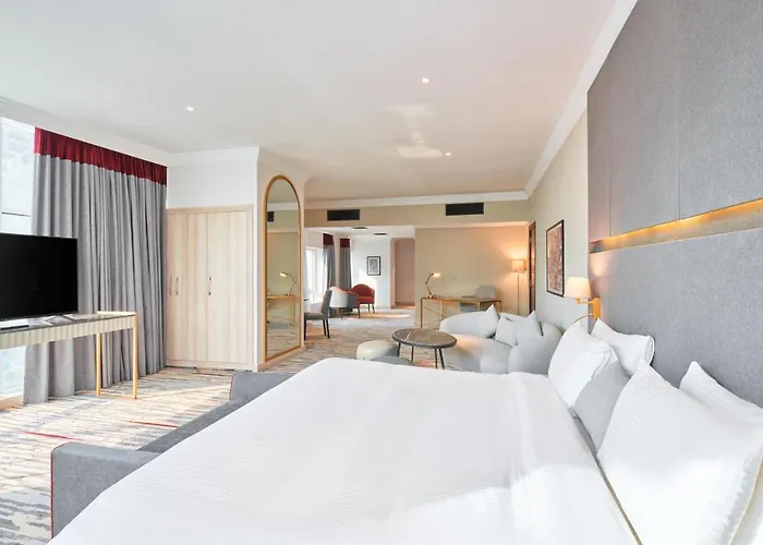 Hotel Ramada By Wyndham Doha Old Town