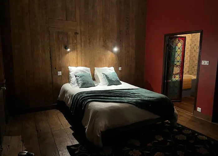 Mercier de Montigny - Les Chambres du Beffroi - SPA et Massage
