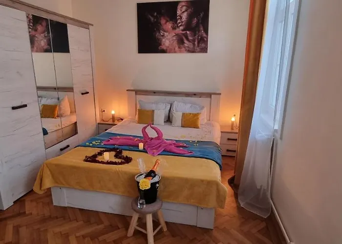 Happy Mood Apartments