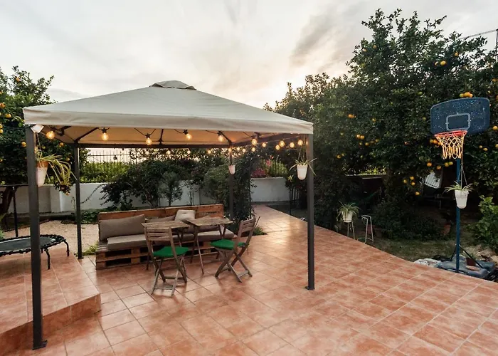 Orange Vibes Guest House Paterna