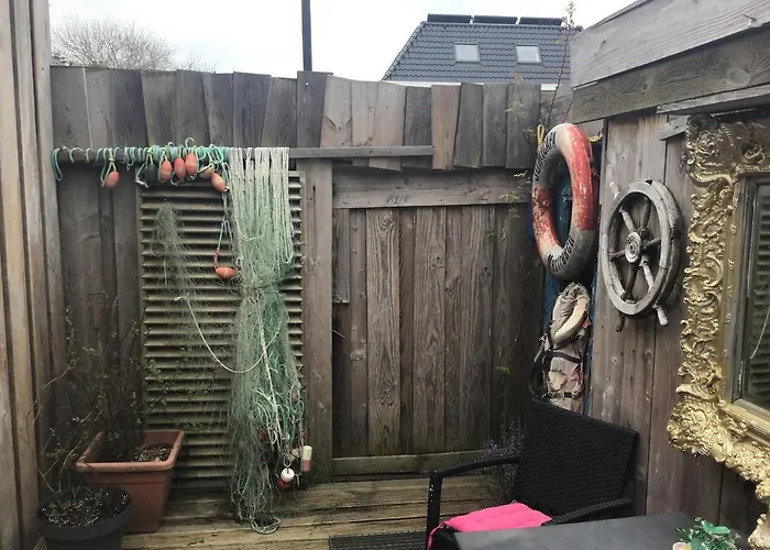 Bed & Breakfast Klokgaaf De Koog 