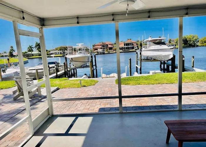 Cheerful Home With Two Bedrooms Cape Coral