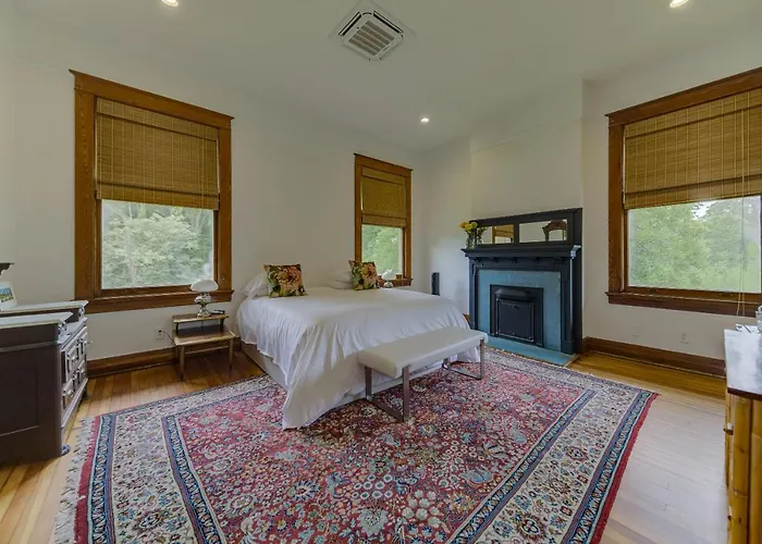 Oak Hall Mansion And Boutique Hotel