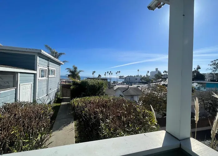 Edgewater Beach Inn & Suites
