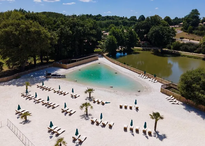 Hotel Domaine Mélusine - à 2minutes du PuyduFou ! à Les Épesses