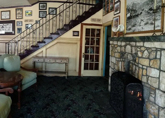 Historic Dow Hotel Lone Pine