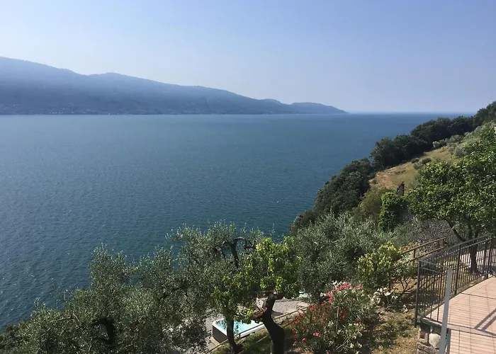 Hotels in Gargnano