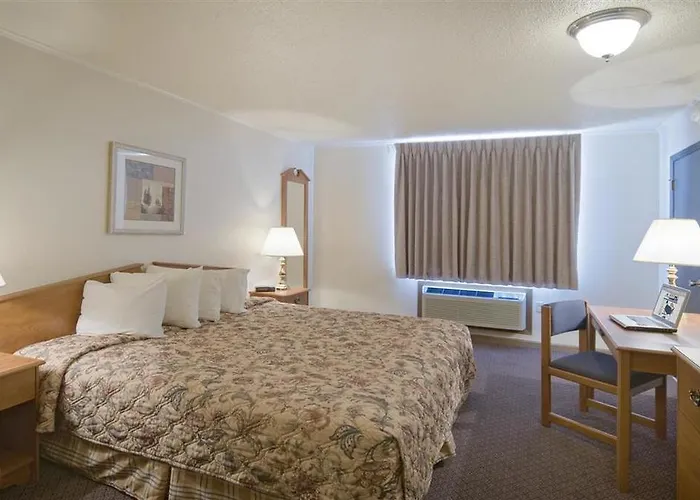 Fort Hays Inn