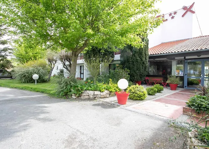 Hôtel-Restaurant La Belle Poule - Rochefort