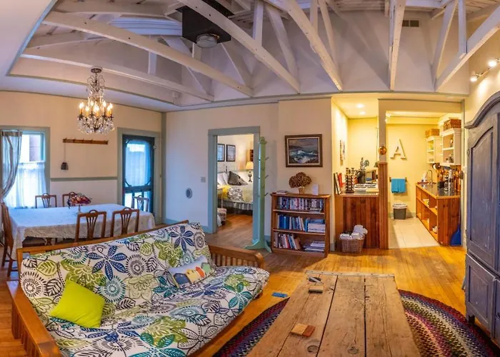Clementine'S Guest House & Vacation Rentals