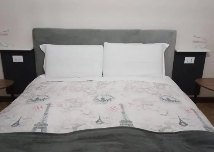 Megaride Guest House Como