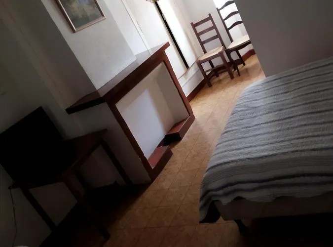 Hotel Logis De La Rose à Gréoux-les-Bains