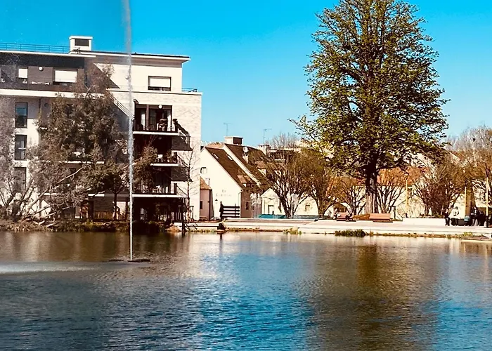 Hotel Le Cardinal Rueil Centre