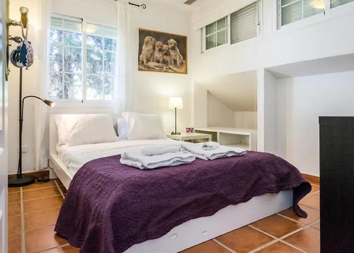 At Home In Malaga Stay - Solo Travellers