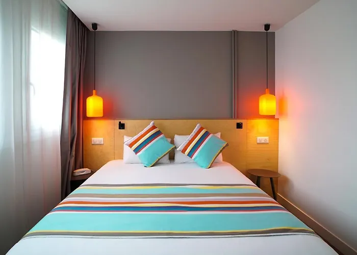Hotel La Regence à Courbevoie