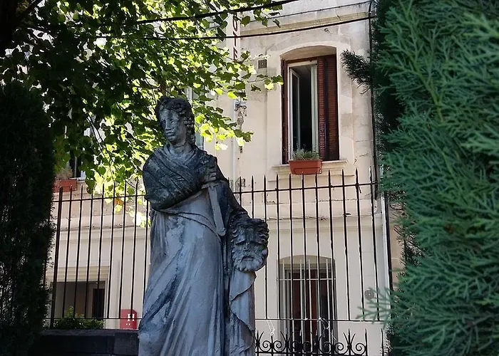 Hotel Les Corps Saints Aviñón