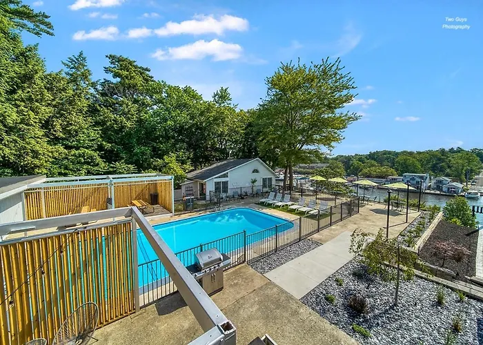 Holiday Hill Resort Saugatuck