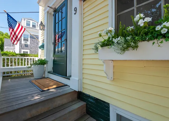 Nantucket Periwinkle Hotel